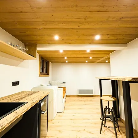 Διαμέρισμα With Garden And Proximity To Activities *