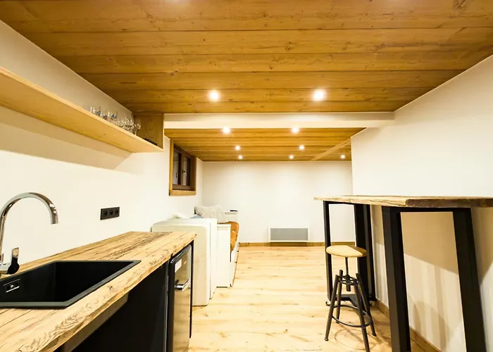 Appartement With Garden And Proximity To Activities *