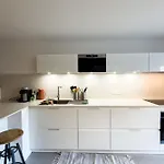 Apartment With Garden And Proximity To Activities *