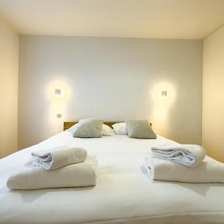 Apartment With Garden And Proximity To Activities